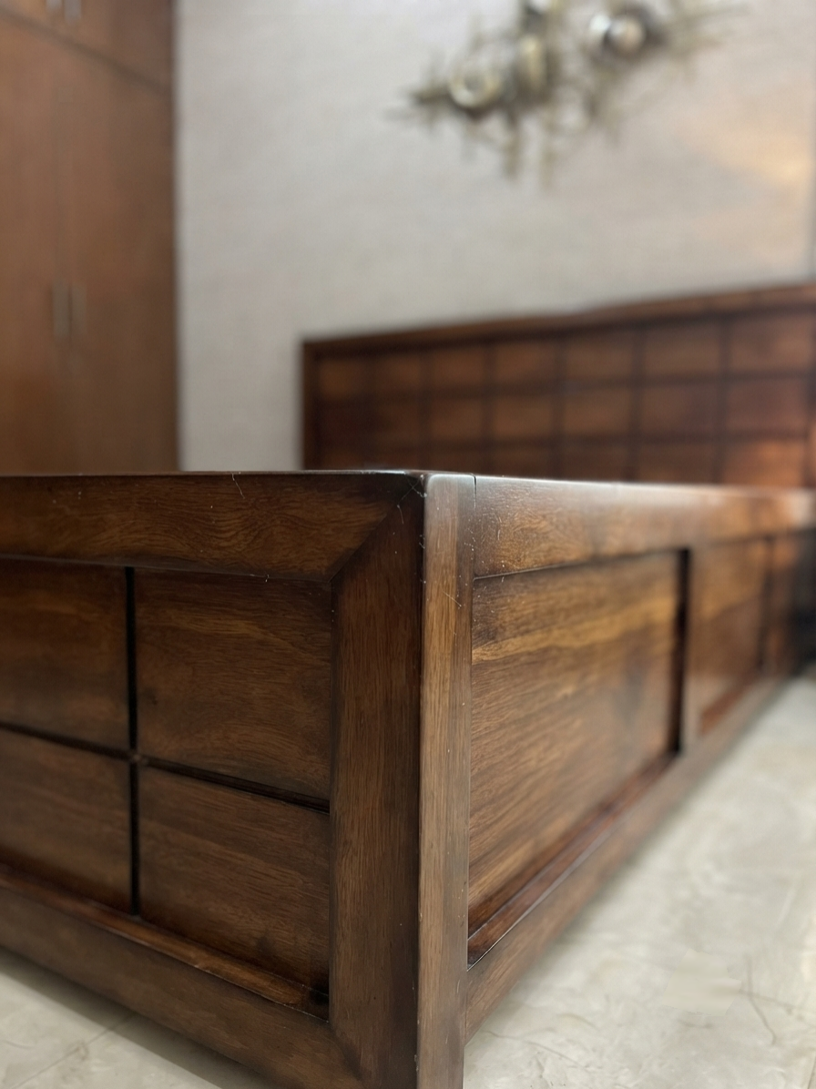 The Timbersquare Solid Wood Bed