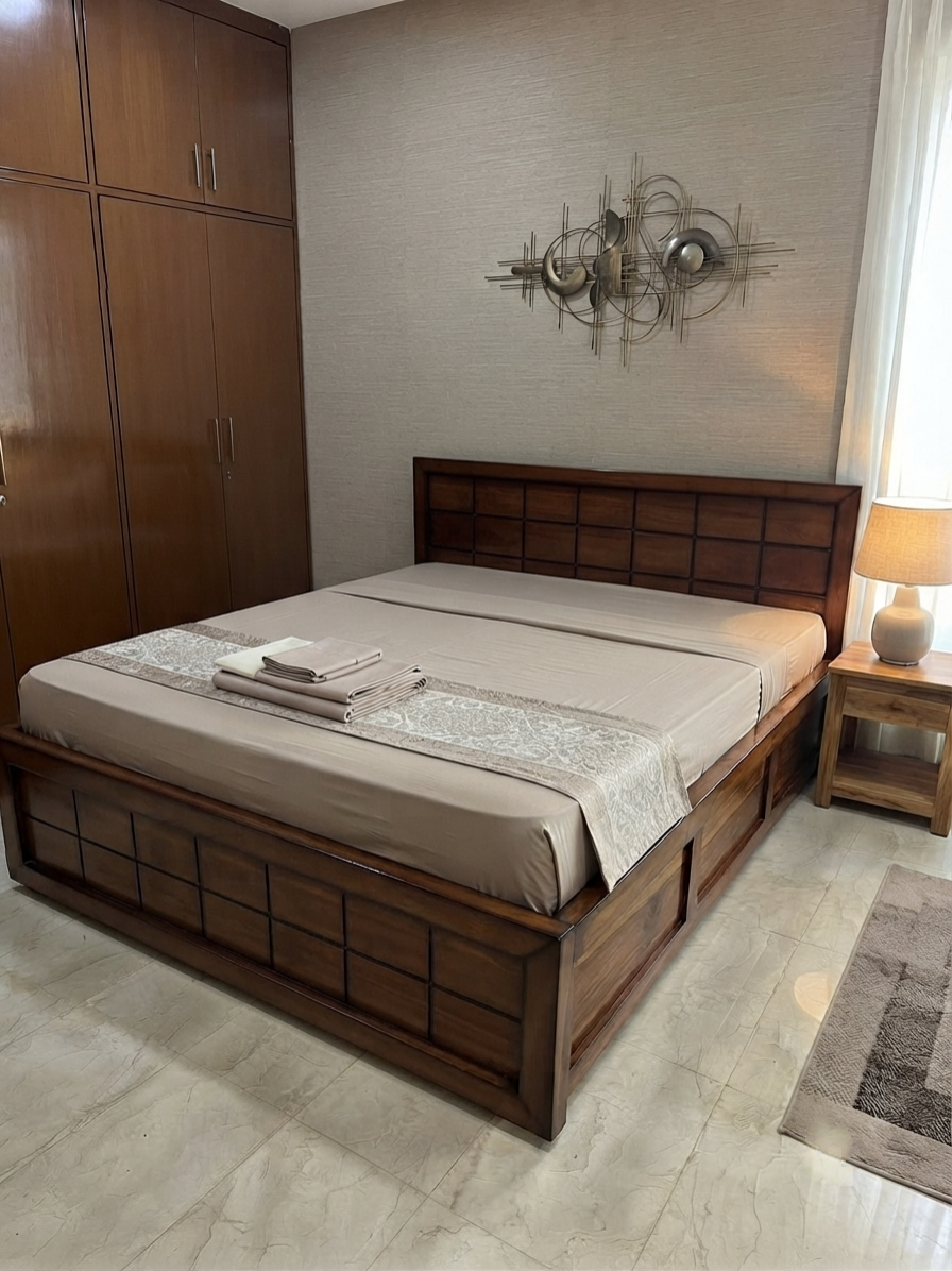 The Timbersquare Solid Wood Bed